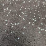 Pavele cauciuc culoare negru cu picatele